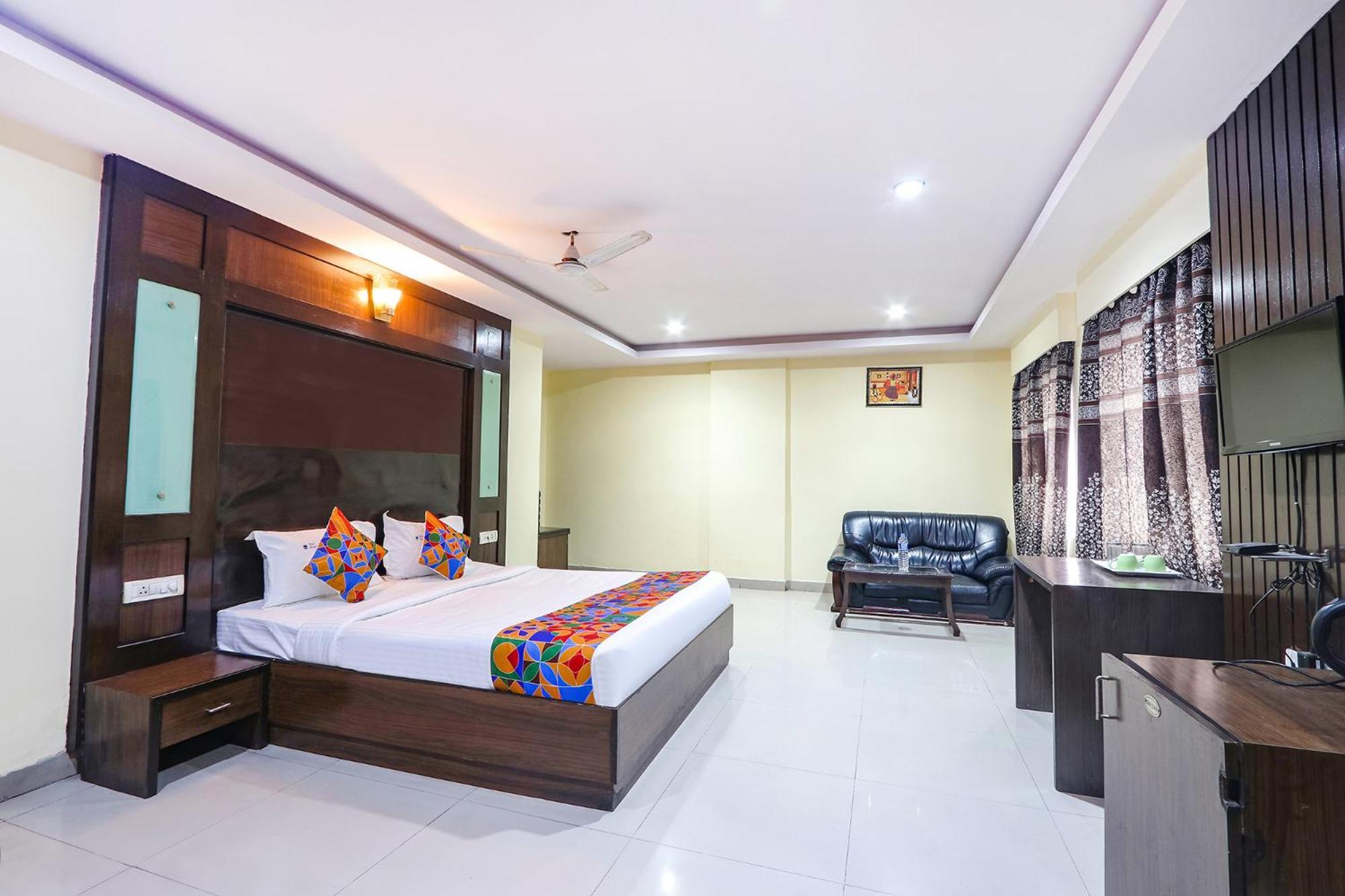 Fabhotel Royal Residency II - Nr Lakdikapul Metro Station Hyderabad Exterior photo